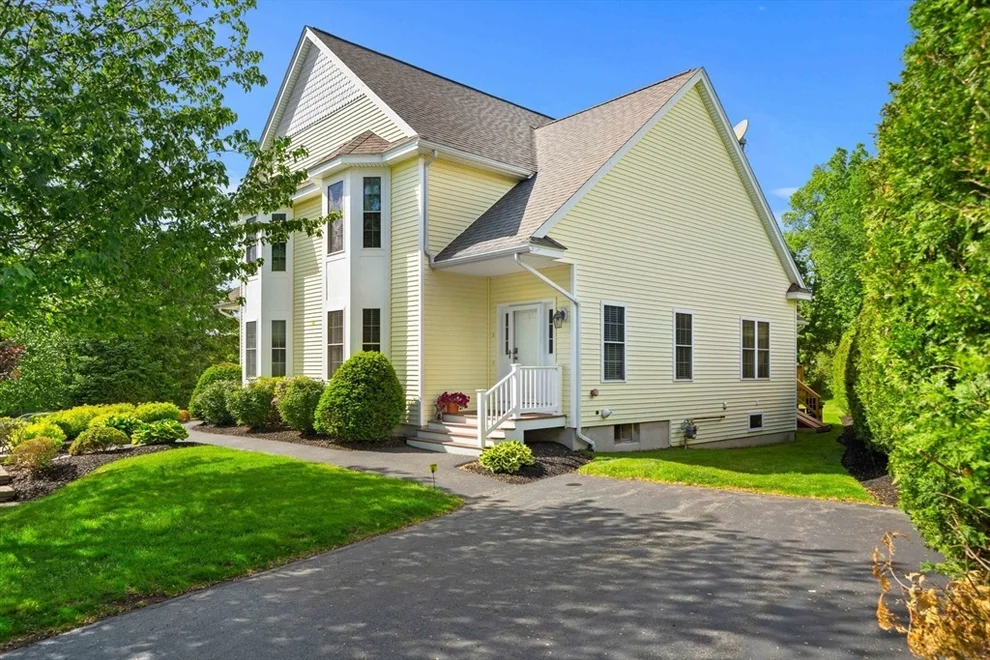 Unit for sale at 5 Meagans Way, Haverhill, MA 01832