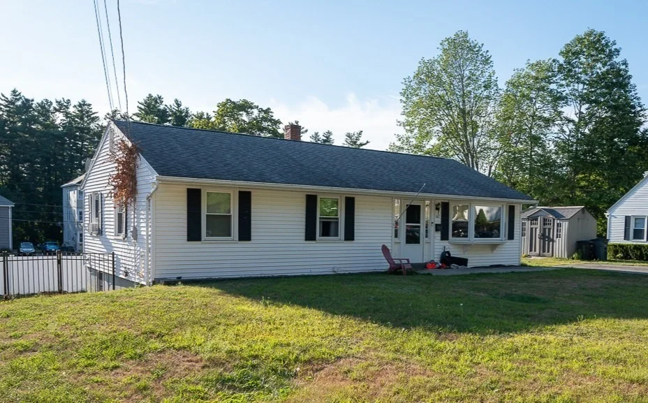 Unit for sale at 142 Euclid St, Gardner, MA 01440