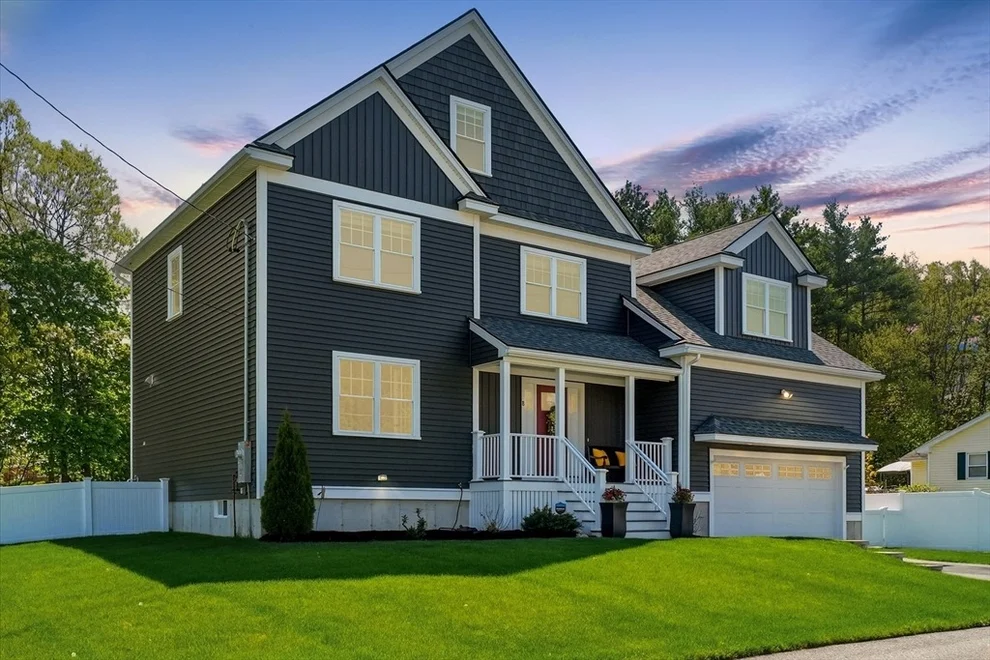Unit for sale at 8 Edgewood Rd, Middleton, MA 01949