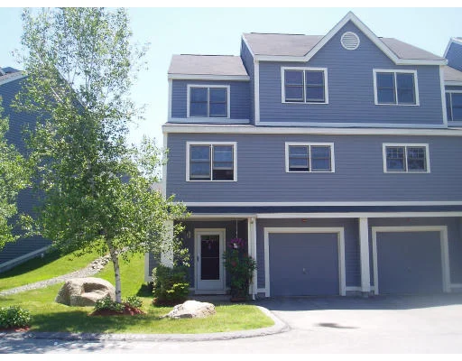 Unit for sale at 11 Oak Leaf Way, Peabody, MA 01960