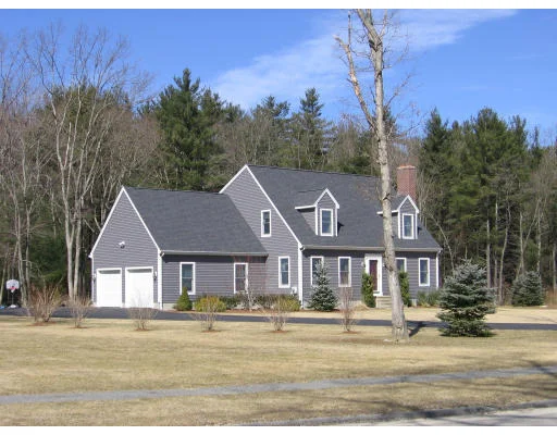 Unit for sale at 8 Larnerd Hill Road, Charlton, MA 01507