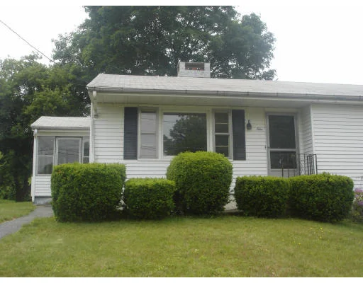Unit for sale at 1 Meadow Ln, Grafton, MA 01536