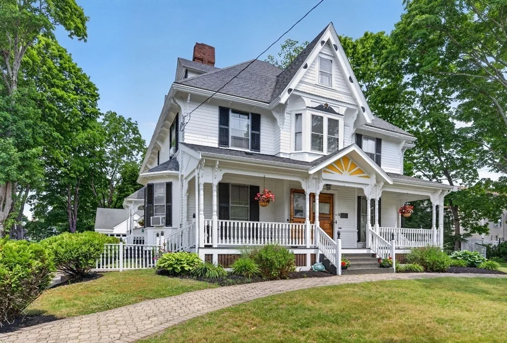 Unit for sale at 289 W. Britannia St, Taunton, MA 02780