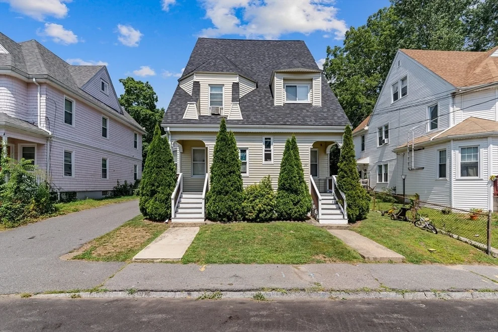 Unit for sale at 30 Newcomb Pl, Taunton, MA 02780