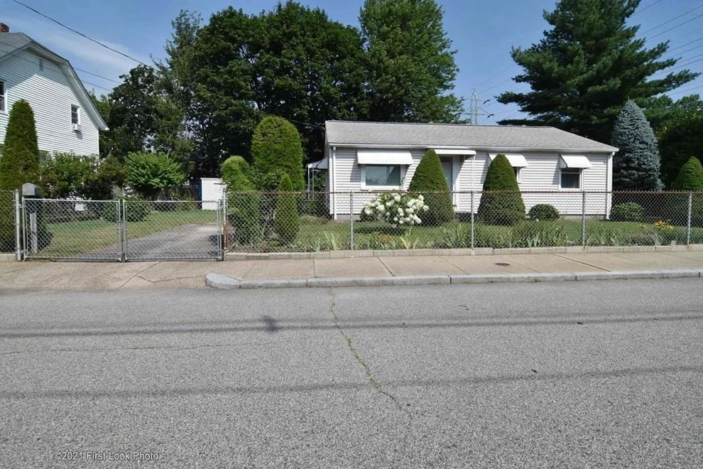 Unit for sale at 68 Maryland Ave, Pawtucket, RI 02860