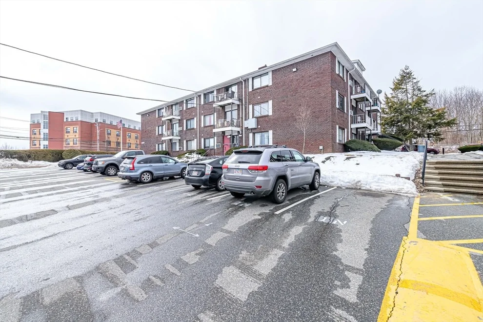 Unit for sale at 260 E Haverhill, Lawrence, MA 01843