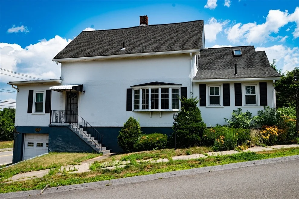 Unit for sale at 4 Winter St, Clinton, MA 01510