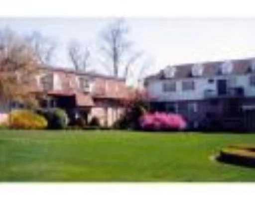 Unit for sale at 4 Williamsburg Court, Shrewsbury, MA 01545