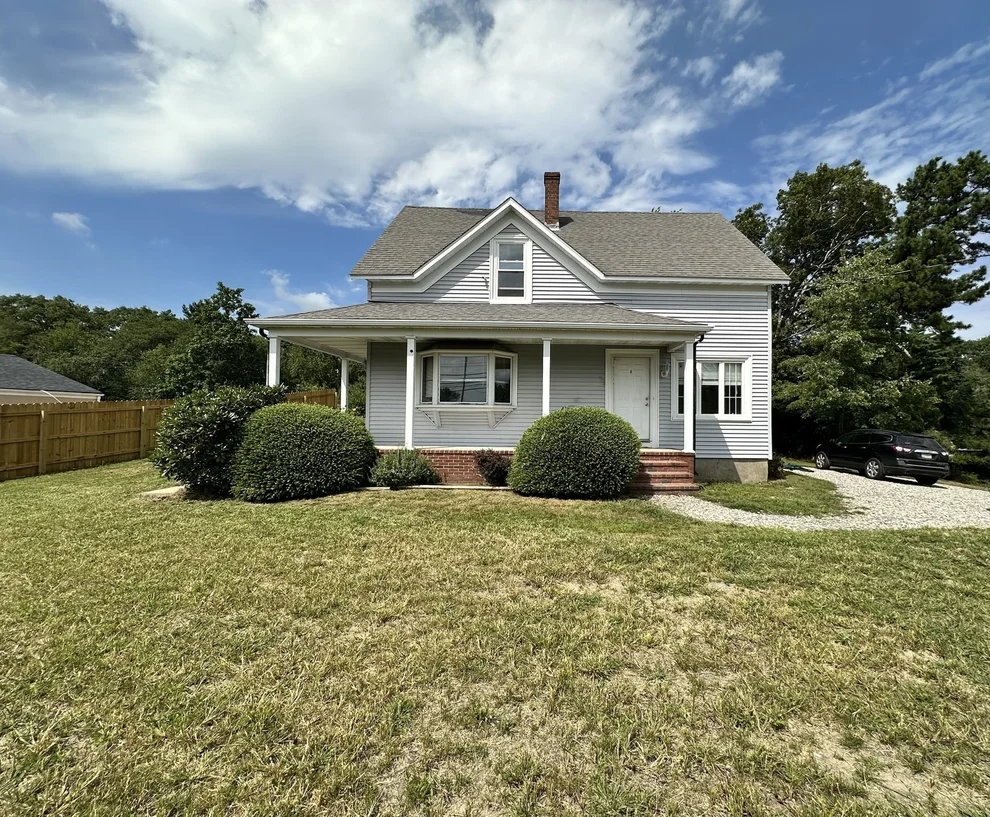 Unit for sale at 202 N Quarry St, Dartmouth, MA 02747
