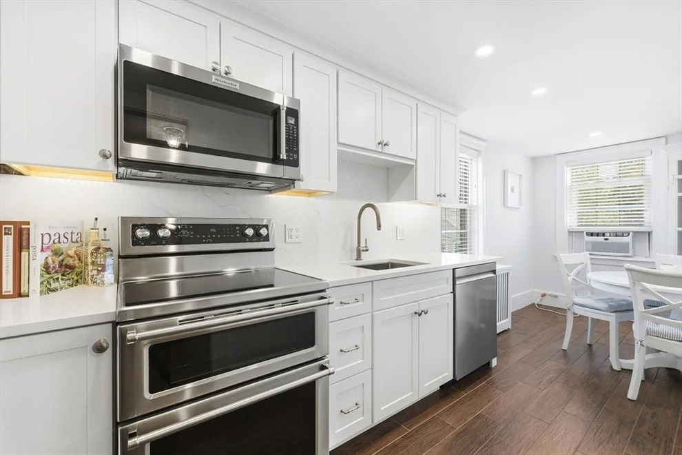 Unit for sale at 298 Main Street, Wakefield, MA 01880