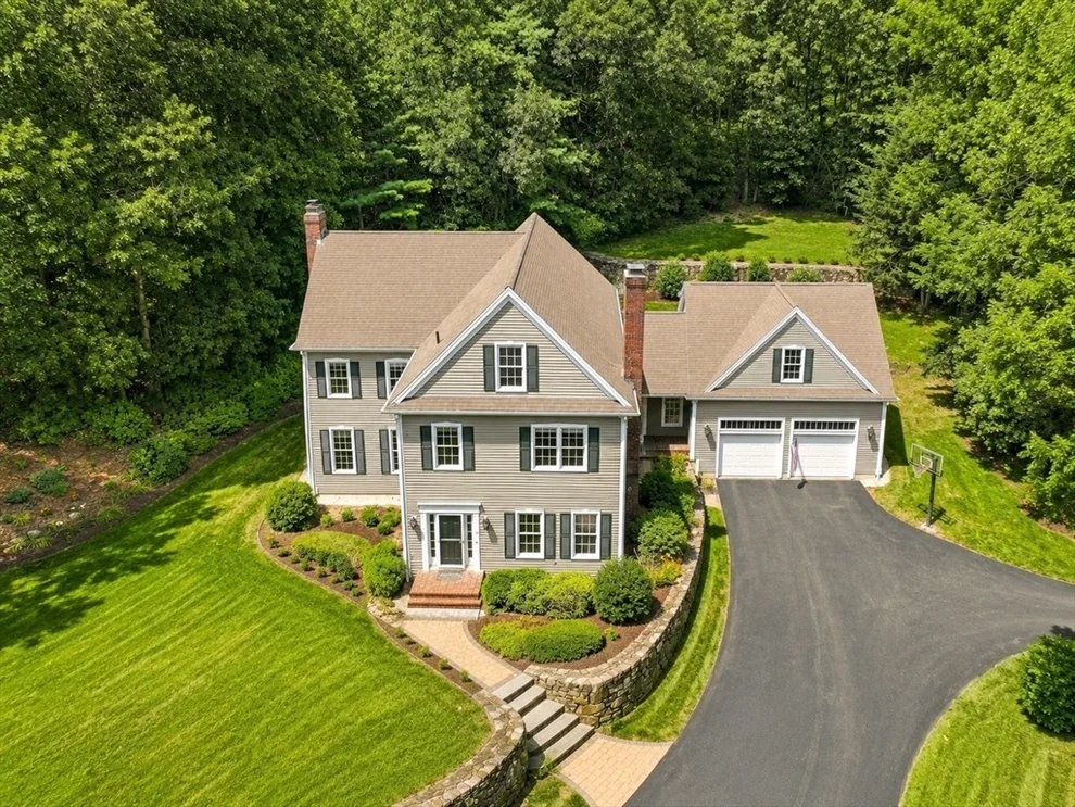 Unit for sale at 3 Graystone Way, Southborough, MA 01772