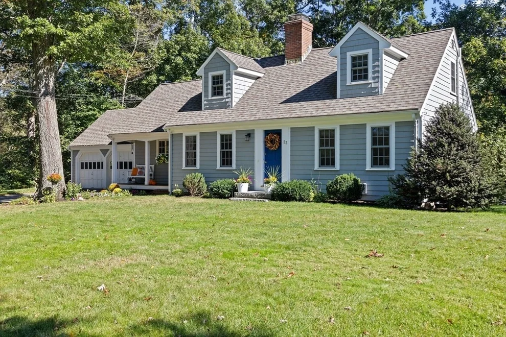 Unit for sale at 23 Mast Hill Rd, Hingham, MA 02043