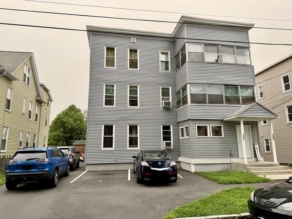 Unit for sale at 162 Narragansett Blvd, Chicopee, MA 01013