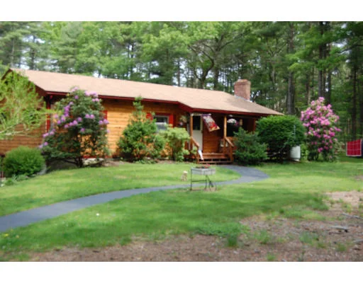 Unit for sale at 10 Holloway Brook Rd, Lakeville, MA 02347