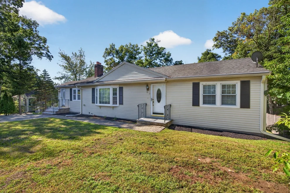 Unit for sale at 7 Madeline Rd, Tewksbury, MA 01876