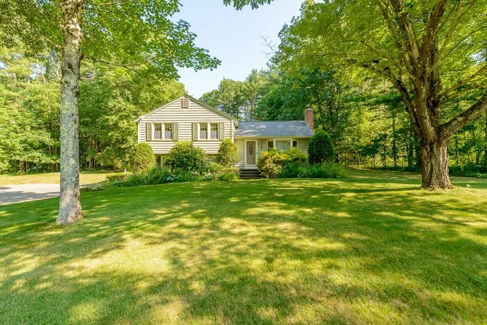 Unit for sale at 7 Joan St, Pepperell, MA 01463
