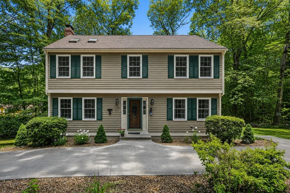 Unit for sale at 32 Sibley Rd, Sutton, MA 01590