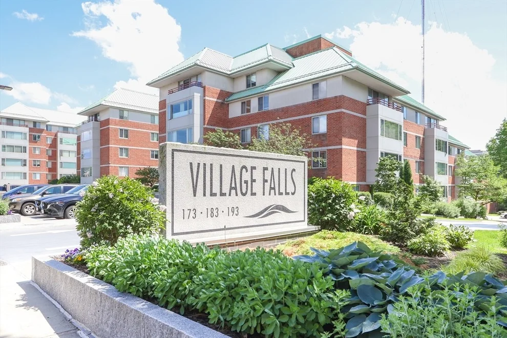 Unit for sale at 173 Oak St, Newton, MA 02464