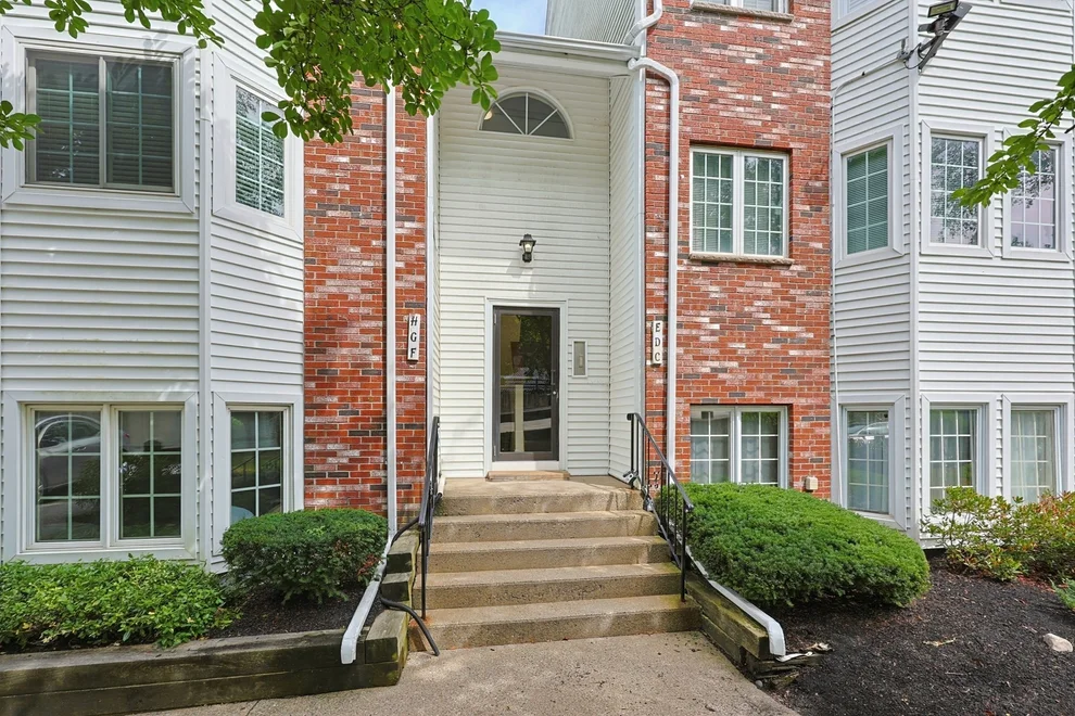 Unit for sale at 117 Tall Oaks Dr, Weymouth, MA 02190