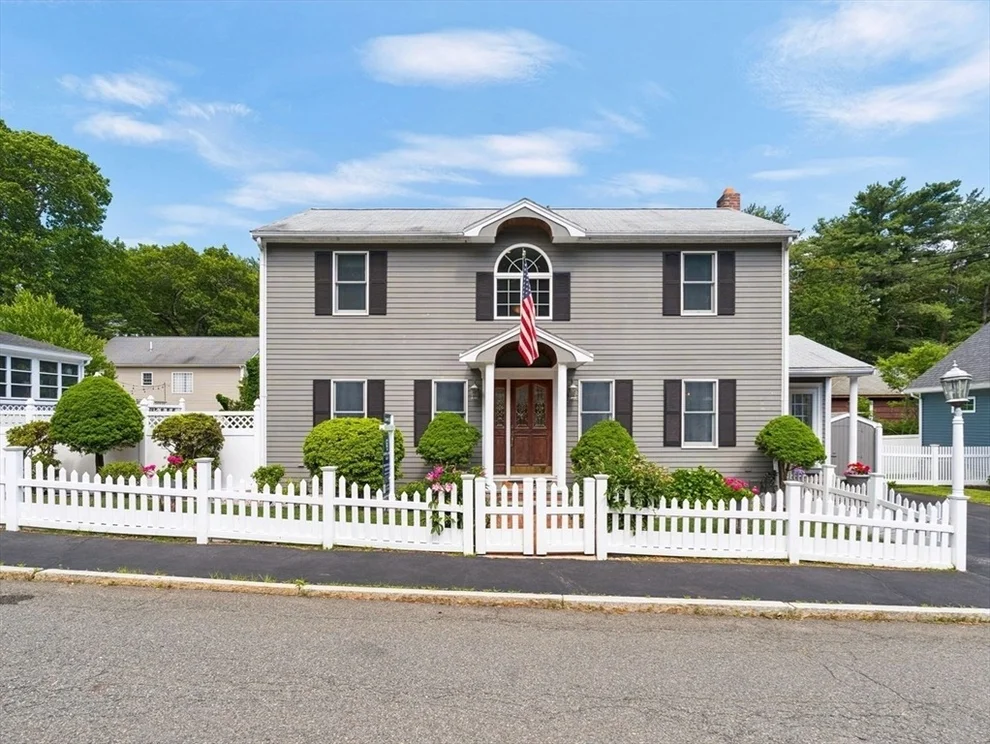 Unit for sale at 42 Woodland Rd, Wakefield, MA 01880
