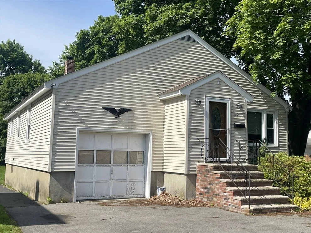 Unit for sale at 3 Coolidge Ave, Peabody, MA 01960