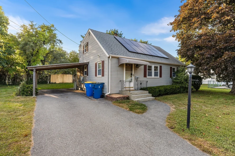 Unit for sale at 51 Selwyn Rd, Randolph, MA 02368