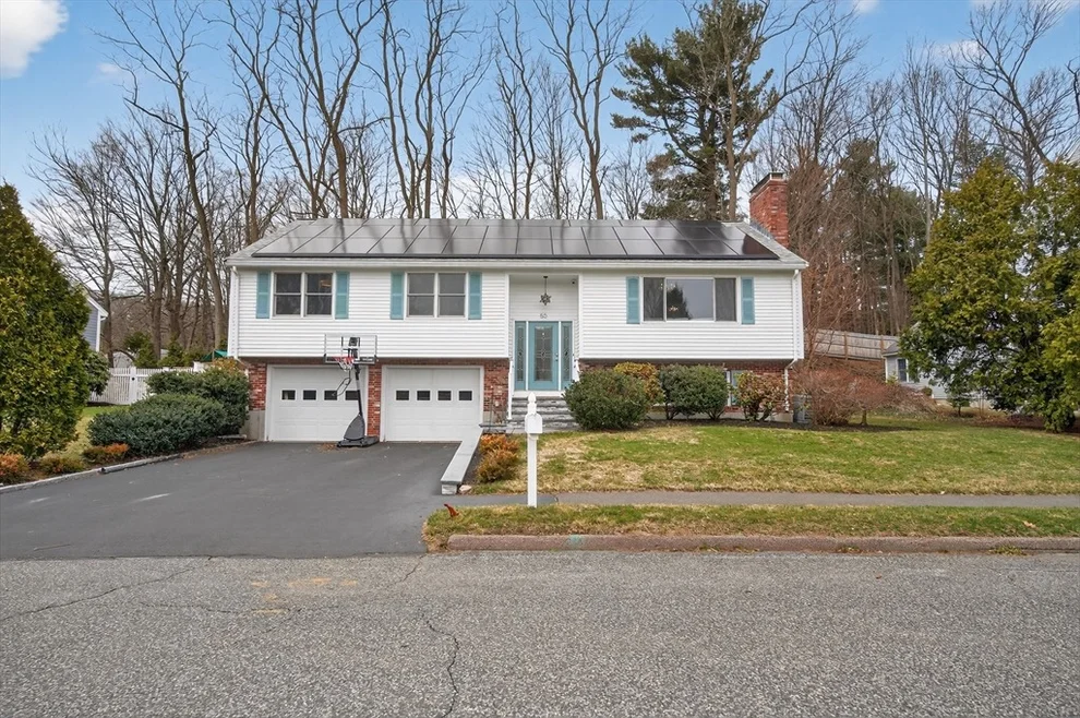 Unit for sale at 50 Meetinghouse Cir, Needham, MA 02492