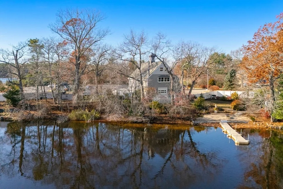 Unit for sale at 553 Monponsett St, Halifax, MA 02338