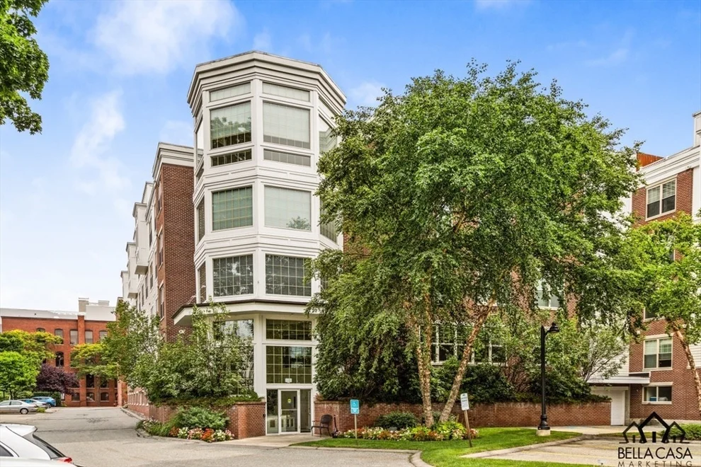 Unit for sale at 248 Albion Street, Wakefield, MA 01880