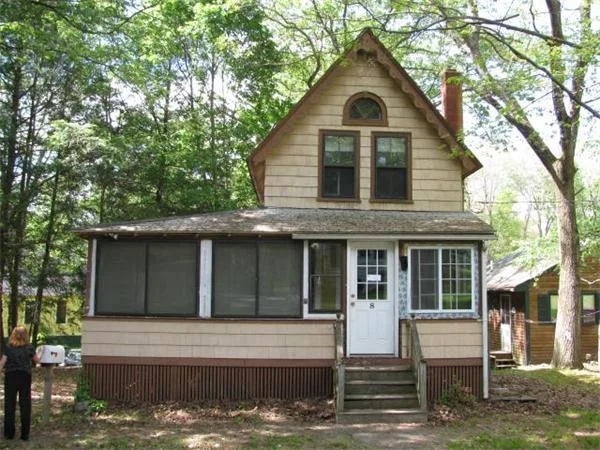 Unit for sale at 8 Hedding Ave, Hamilton, MA 01982