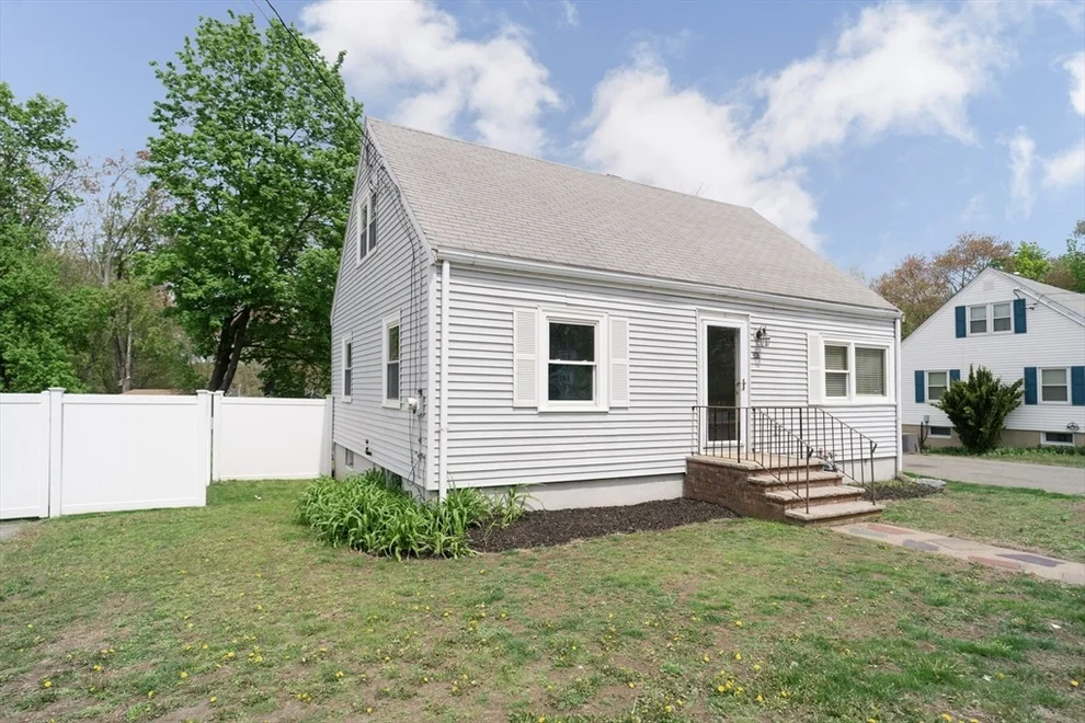 Unit for sale at 367 Lynnfield St, Peabody, MA 01960