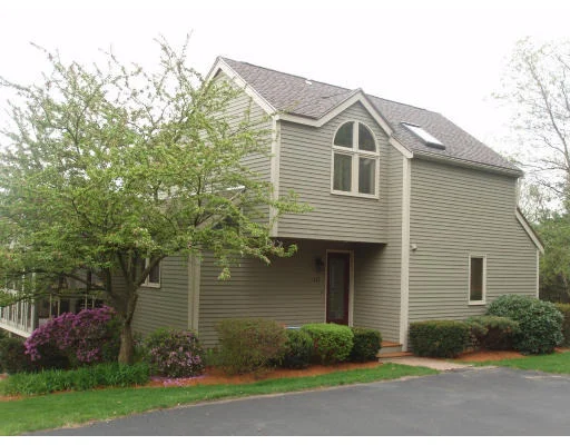 Unit for sale at 833 Washington St, Franklin, MA 02038