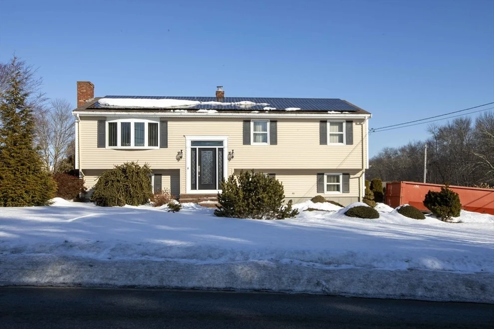 Unit for sale at 795 Old Warren Rd, Swansea, MA 02777