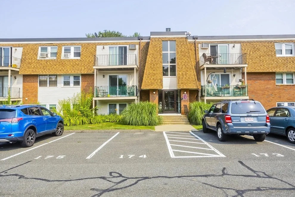 Unit for sale at 80 Damon Rd, Northampton, MA 01060