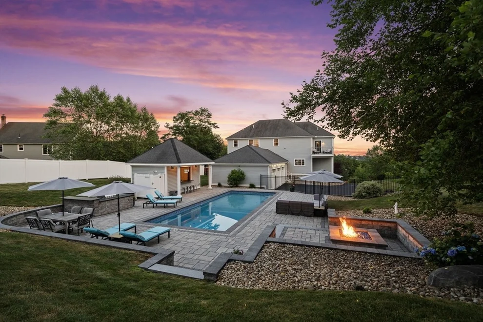 Unit for sale at 7 Bridle Spur Ln, Danvers, MA 01923