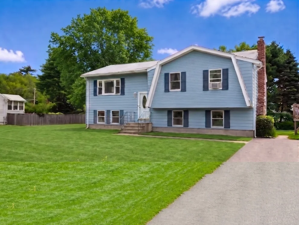 Unit for sale at 15 Pine Tree Dr, Plainville, MA 02762