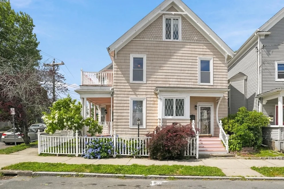 Unit for sale at 17 Basset St, Lynn, MA 01902