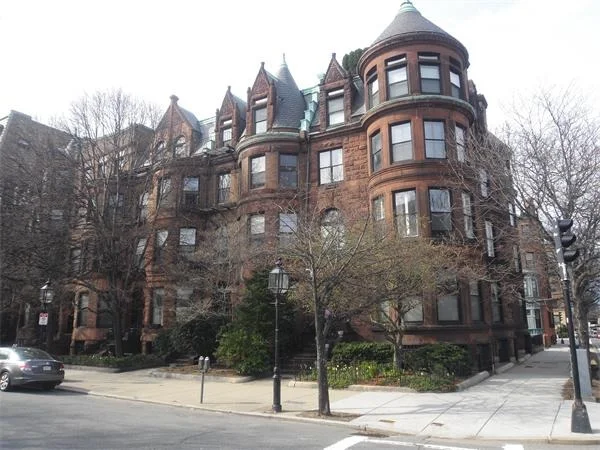 Unit for sale at 463 Commonwealth Ave, Boston, MA 02215