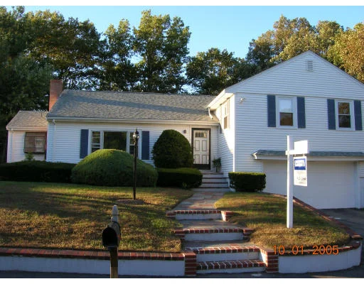 Unit for sale at 7 Margaret Rd, Sharon, MA 02067