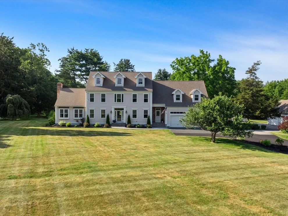 Unit for sale at 6 Warburton Lane, Westborough, MA 01581