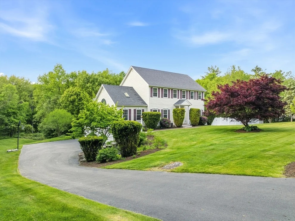 Unit for sale at 19 Old Farm Rd, Douglas, MA 01516