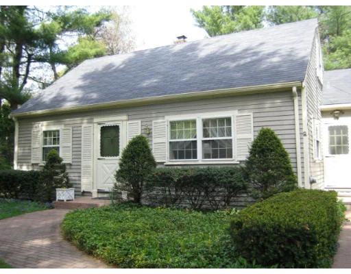 Unit for sale at 9 Park Avenue, Dover, MA 02030