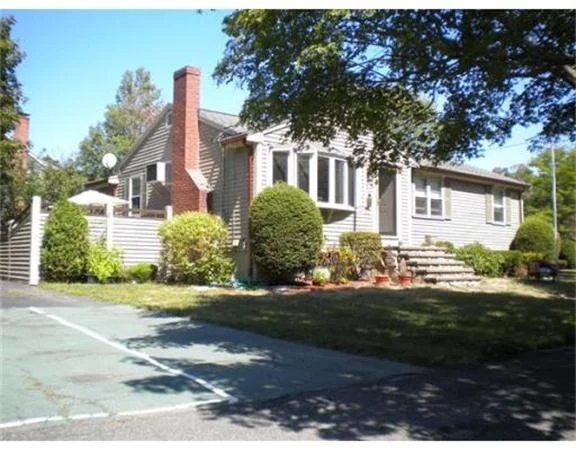 Unit for sale at 2 Raymond Circle, Peabody, MA 01960