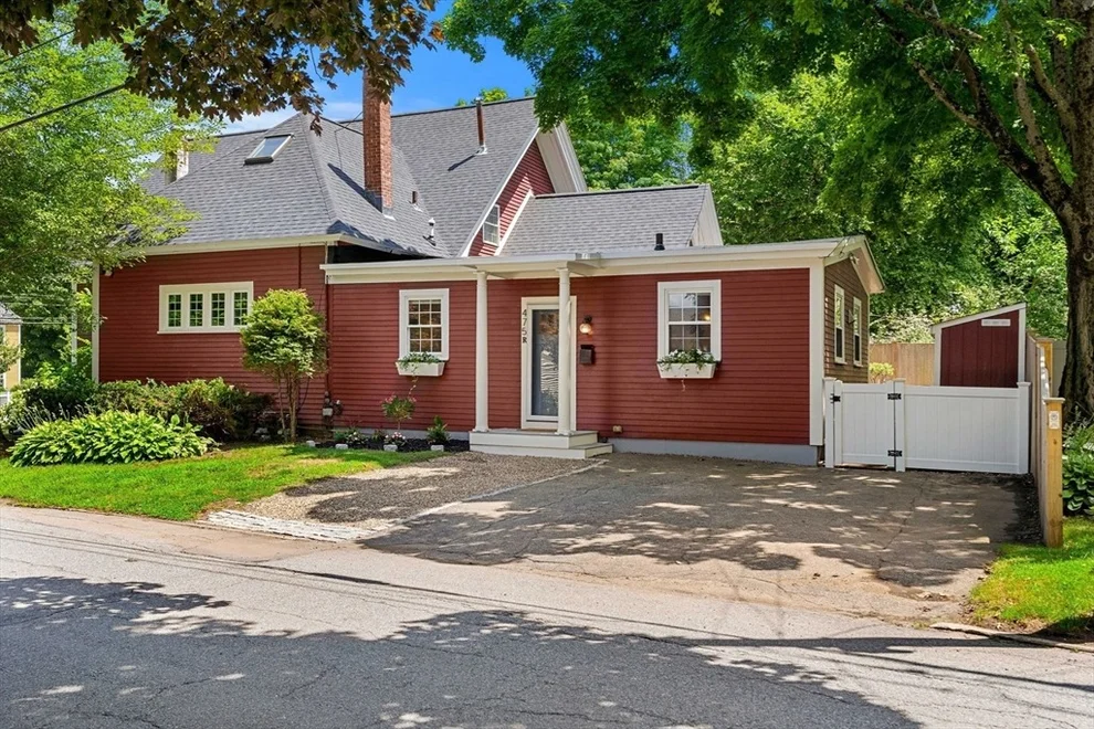 Unit for sale at 475 Merrimac St, Newburyport, MA 01950