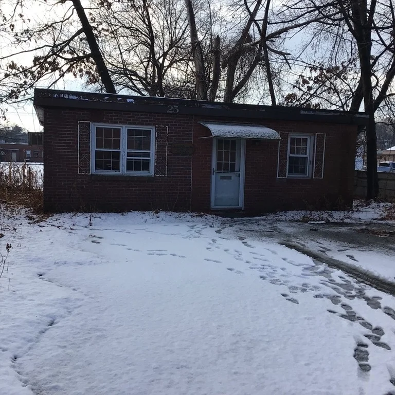 Unit for sale at 25 Shopping Ct, Agawam, MA 01001