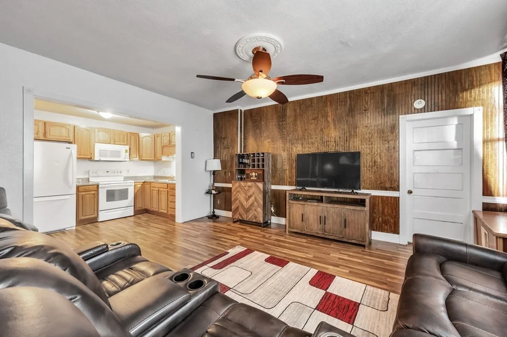Unit for sale at 140 Chestnut St, Springfield, MA 01103