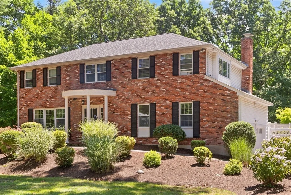 Unit for sale at 14 Mallard Dr, Sharon, MA 02067
