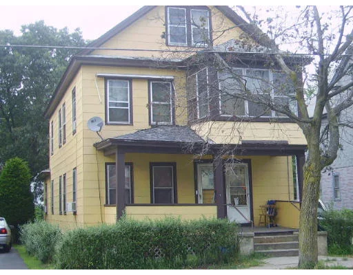 Unit for sale at 383-385 Nottingham St, Springfield, MA 01104