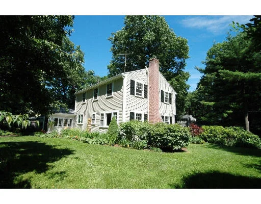 Unit for sale at 12 Mohegan Rd, Acton, MA 01720