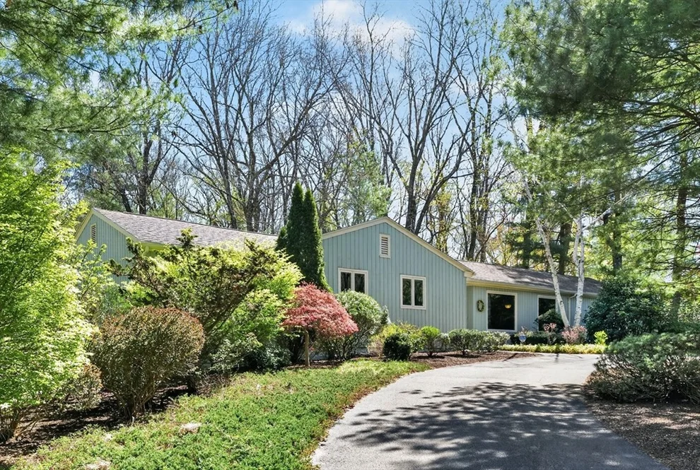 Unit for sale at 127 Inverness Ln, Longmeadow, MA 01106